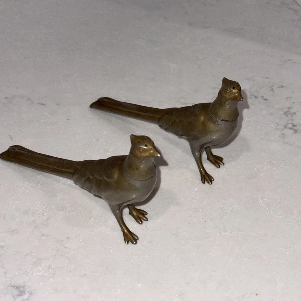 VINTAGE S&P SALT AND PEPPER SHAKER SET SILVER TONE METAL PAIR PHEASANT BIRDS